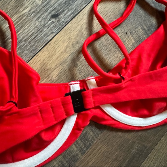 Blackbough Vibrant Red Bikini Top - Picture 4 of 6